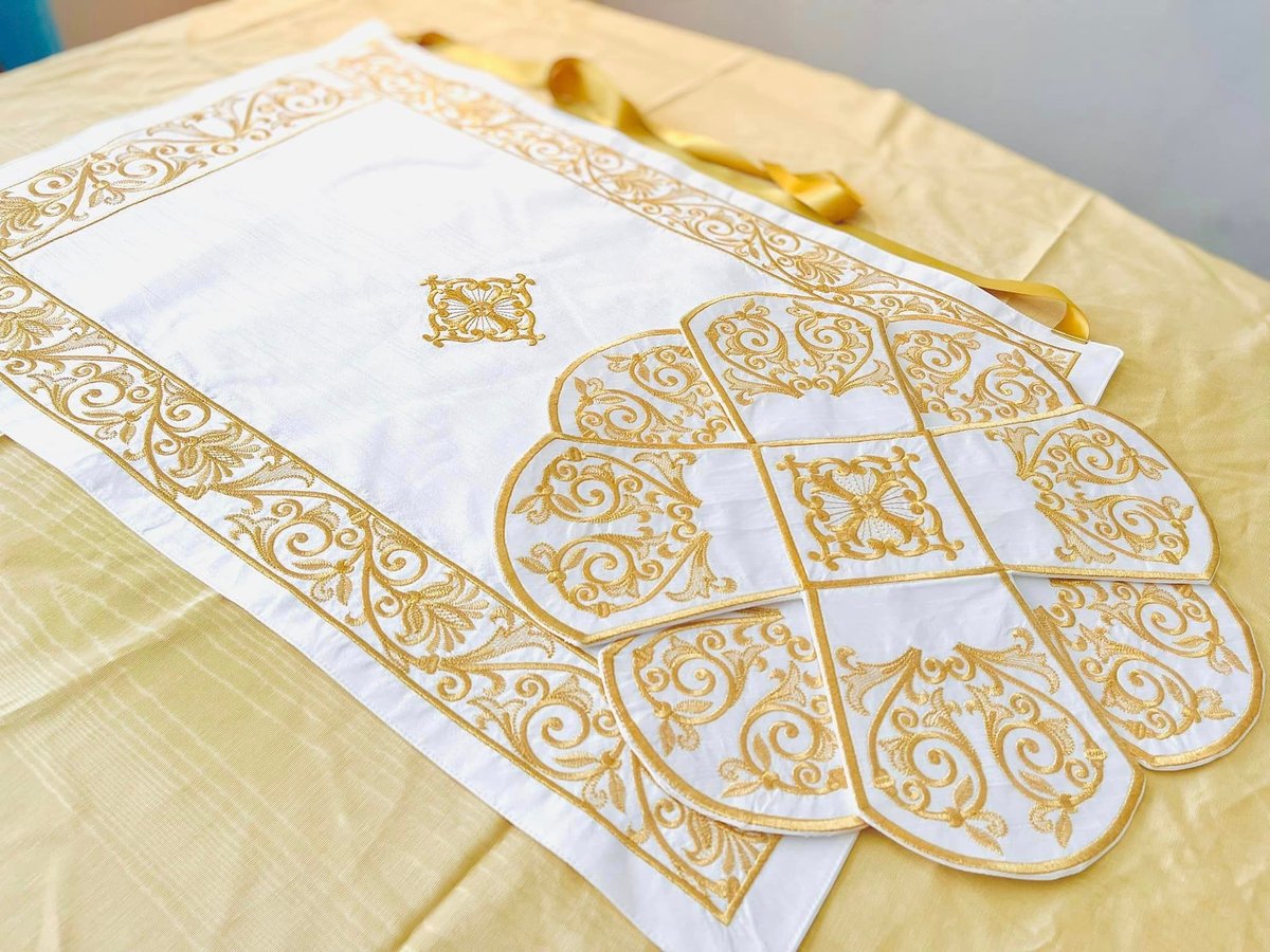 Fully Embroidered Chalice covers, veils. White Gold. — photo 2
