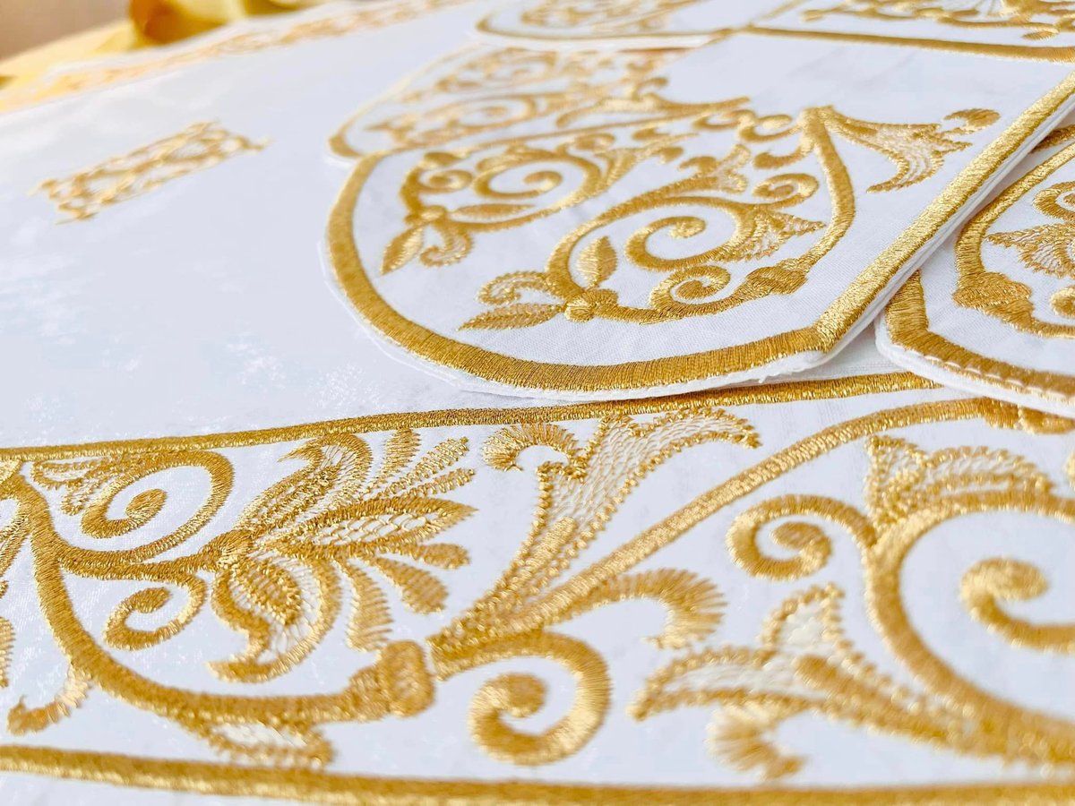 Fully Embroidered Chalice covers, veils. White Gold. — photo 3
