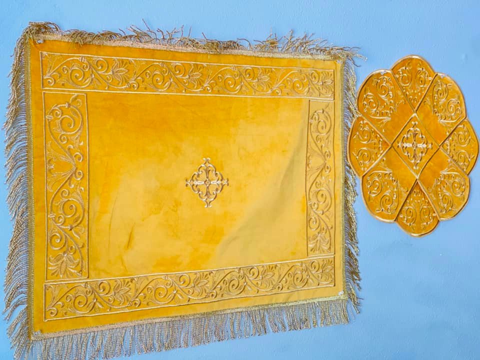 Fully Embroidered Chalice covers, veils. Yellow Gold. — photo 2