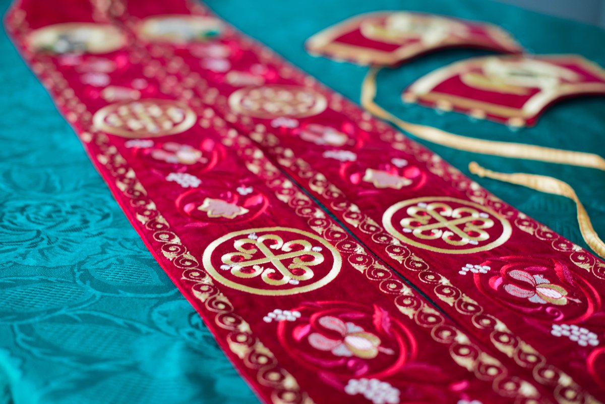 Fully embroidered deacon orarion and cuffs — photo 4