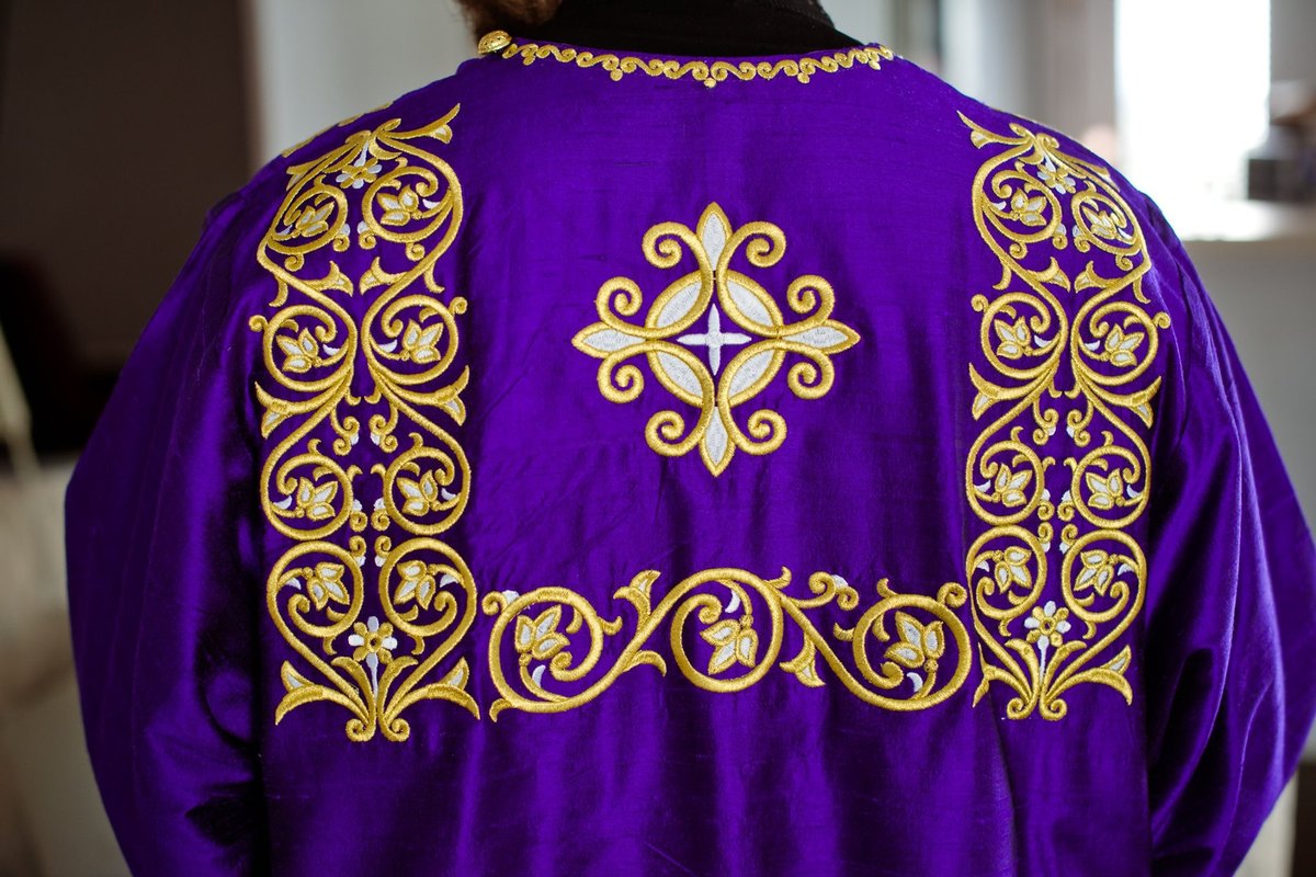 Fully embroidered deacon vestments set — photo 3