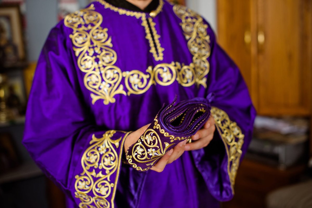 Fully embroidered deacon vestments set — photo 7