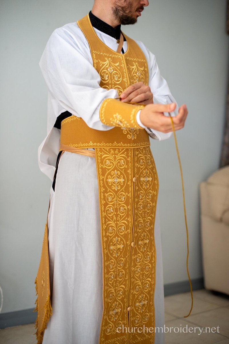 Fully Embroidered Orthodox Priest Vestments Set, Simple Linen, Gold — photo 2
