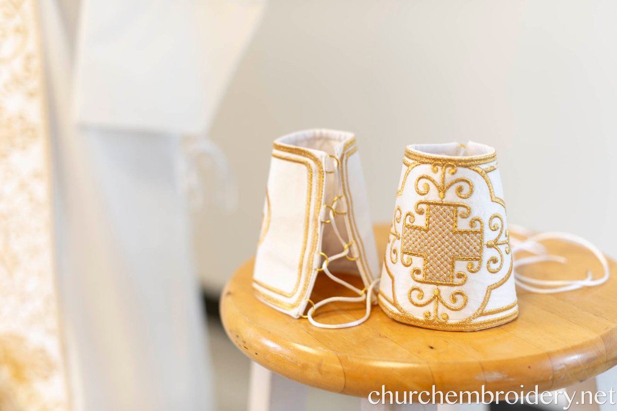 Fully-Embroidered Orthodox Priest Vestments Set — White-Gold Light silk — photo 9