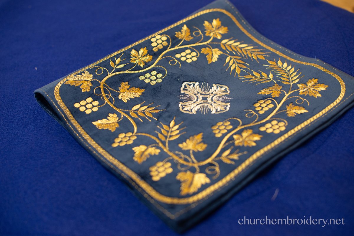 Velvet Gold-Thread Gospel Book Cover — photo 2