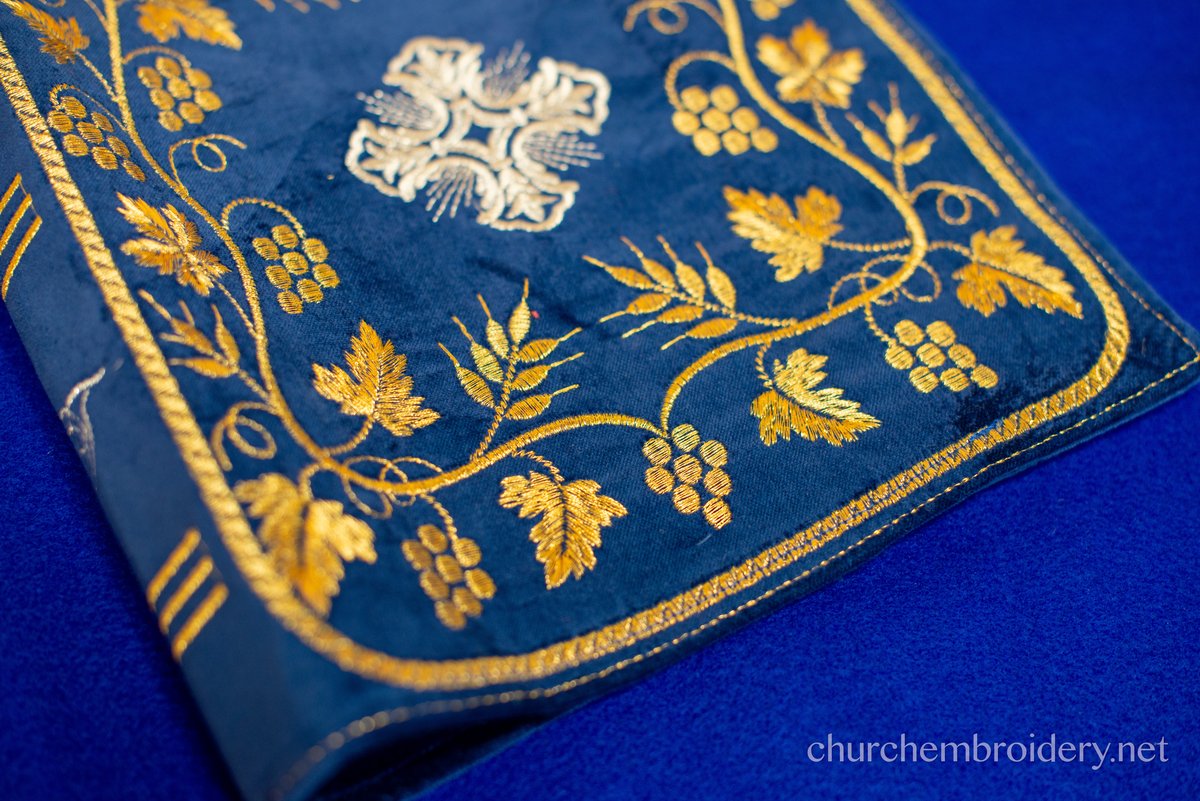 Velvet Gold-Thread Gospel Book Cover — photo 3