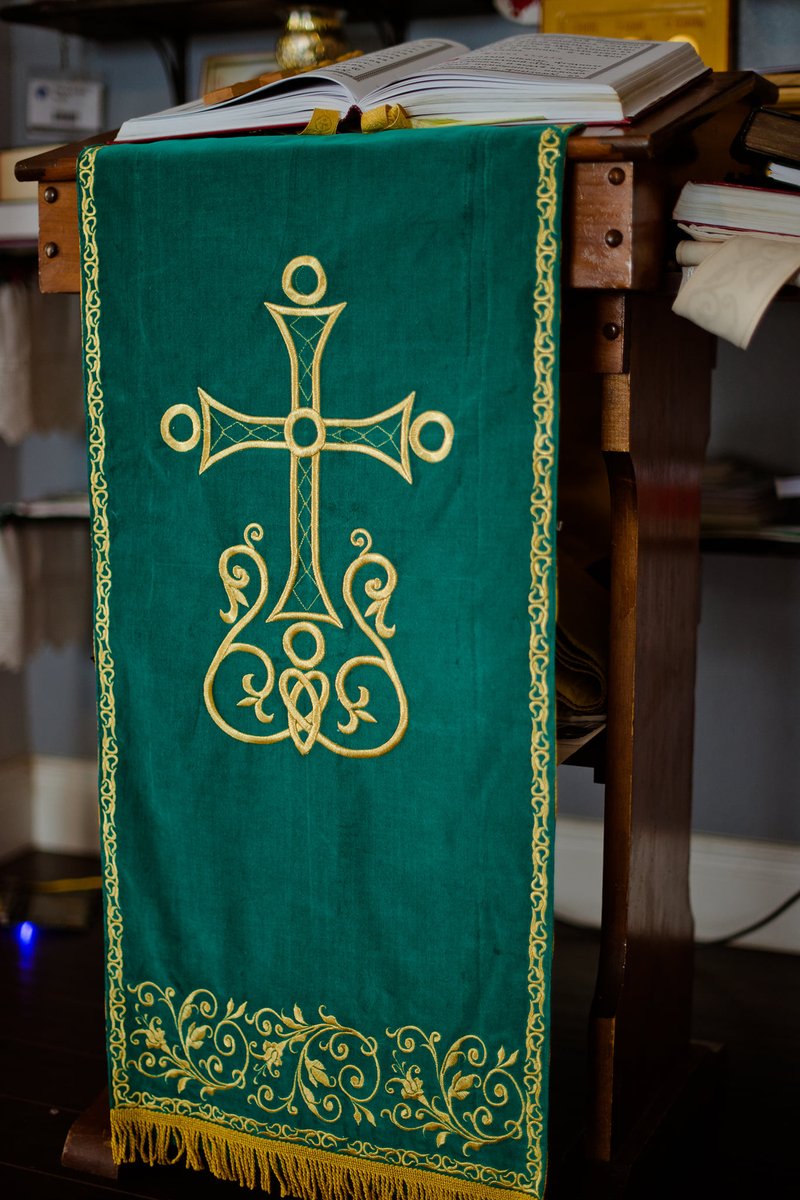 Fully Embroidered Green Analogian Covers 17x27" — photo 2