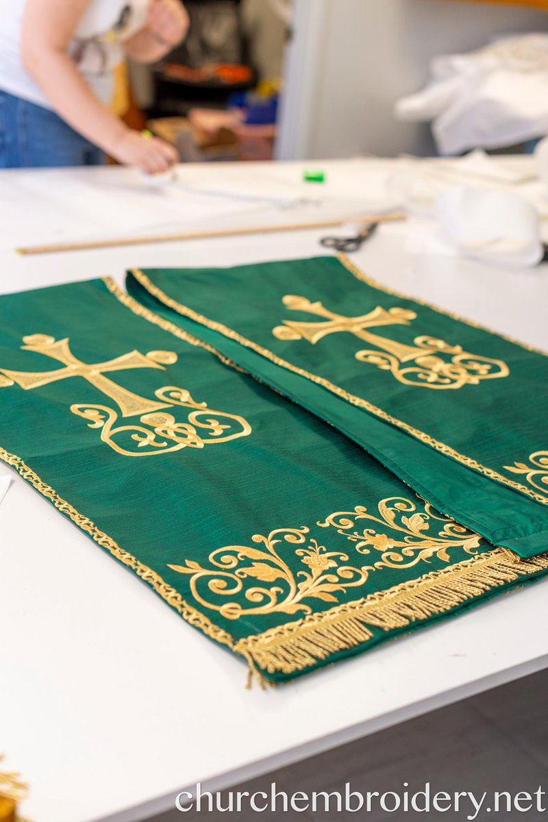 Fully Embroidered Green Analogian Covers 17x27" — photo 3