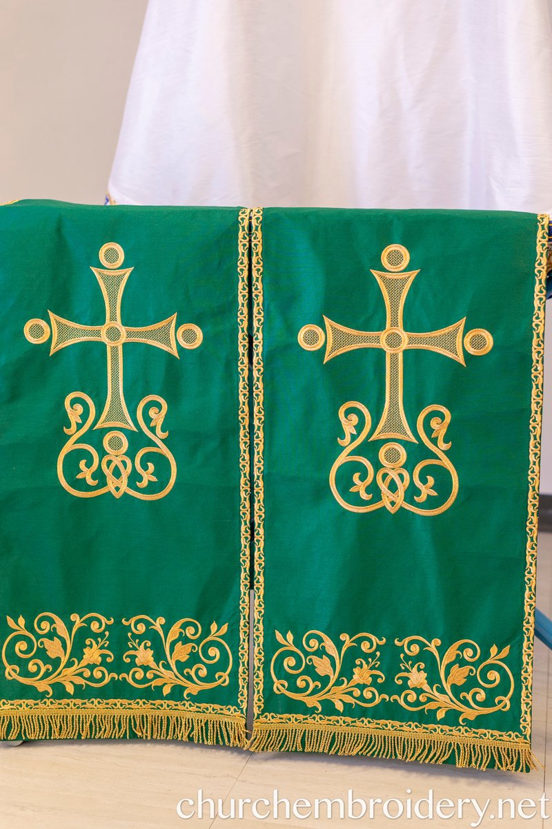 Fully Embroidered Green Analogian Covers 17x27" — photo 4