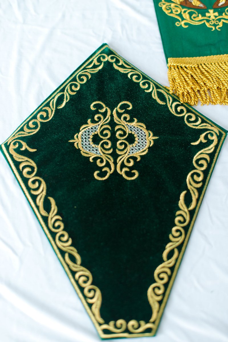 Green fully embroidered set of covers — photo 3