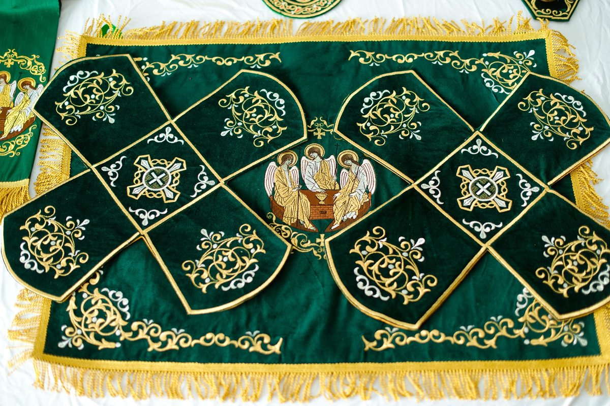 Green fully embroidered set of covers — photo 6