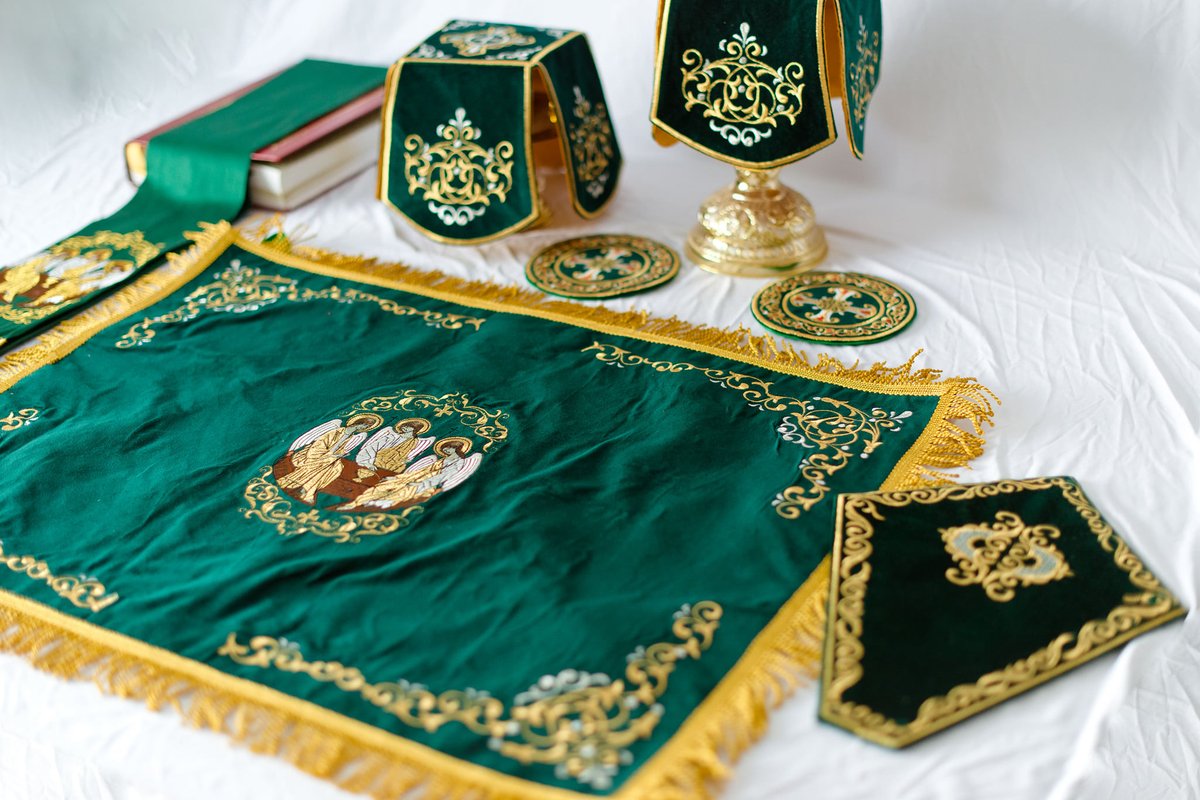 Green fully embroidered set of covers — photo 8