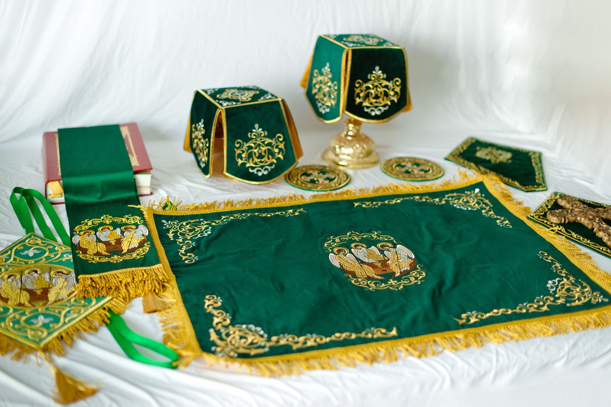 Green fully embroidered set of covers — photo 9