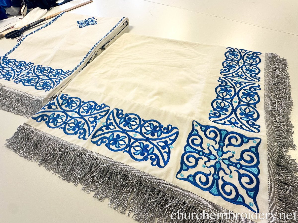 Holy Table Cover and altar covers –White Velvet with Blue Embroidery — photo 2