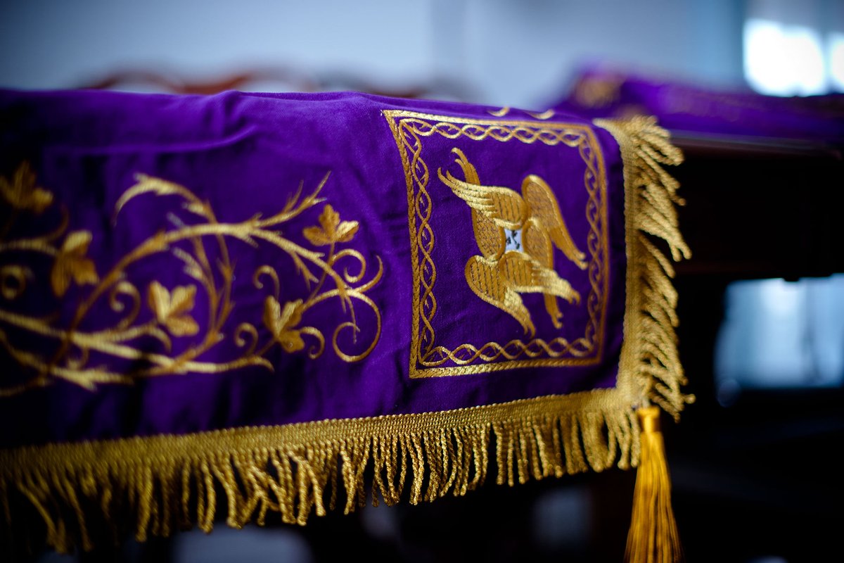 Holy table cover dark purple, with gold embroidery — photo 3