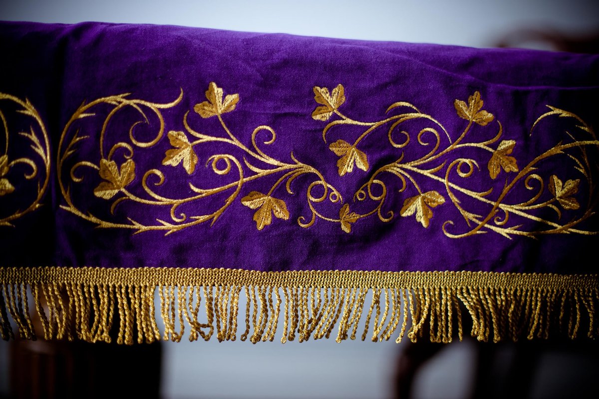 Holy table cover dark purple, with gold embroidery — photo 4