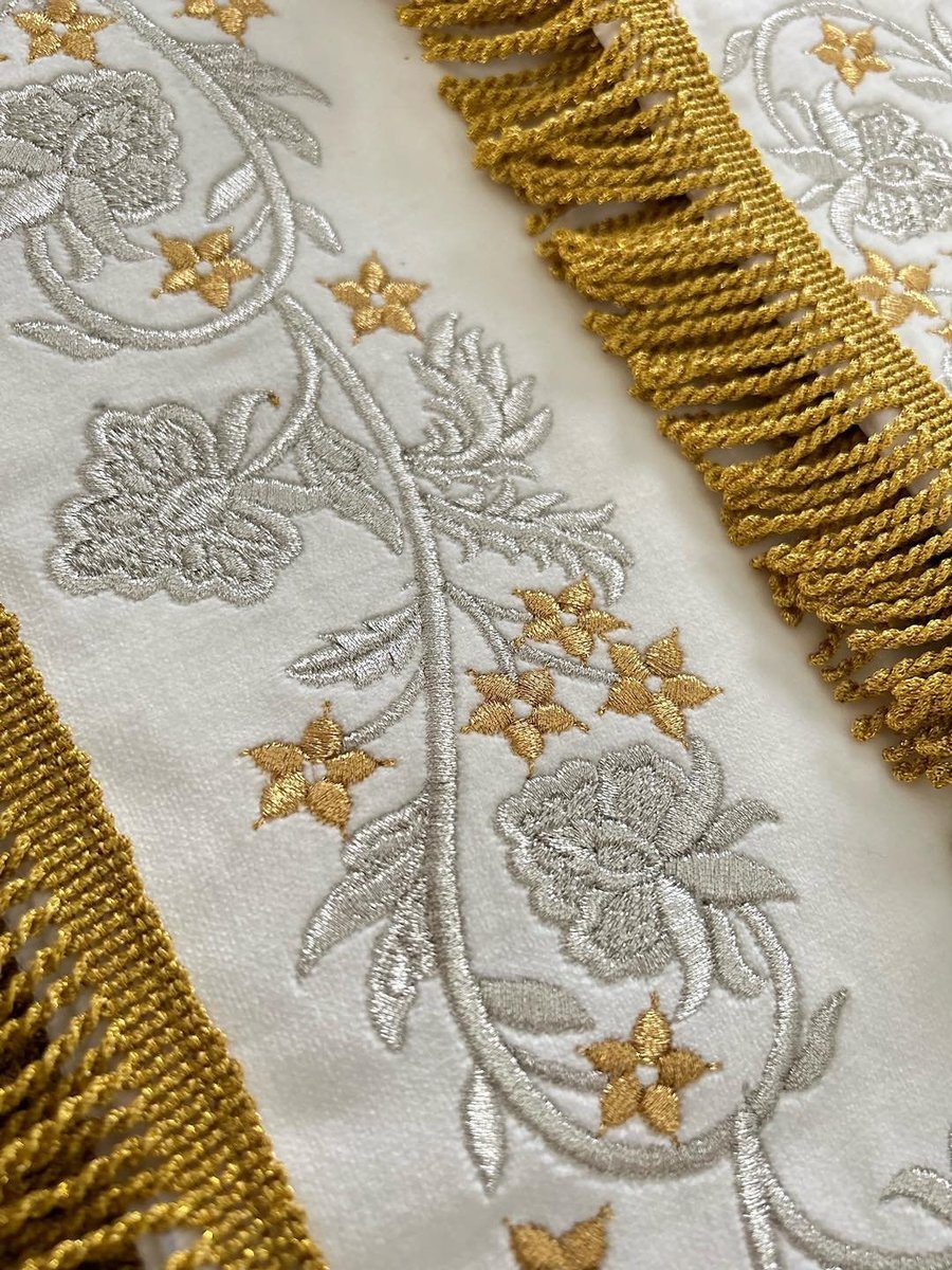 Holy table cover, white-gold. Fully embroidered — photo 2