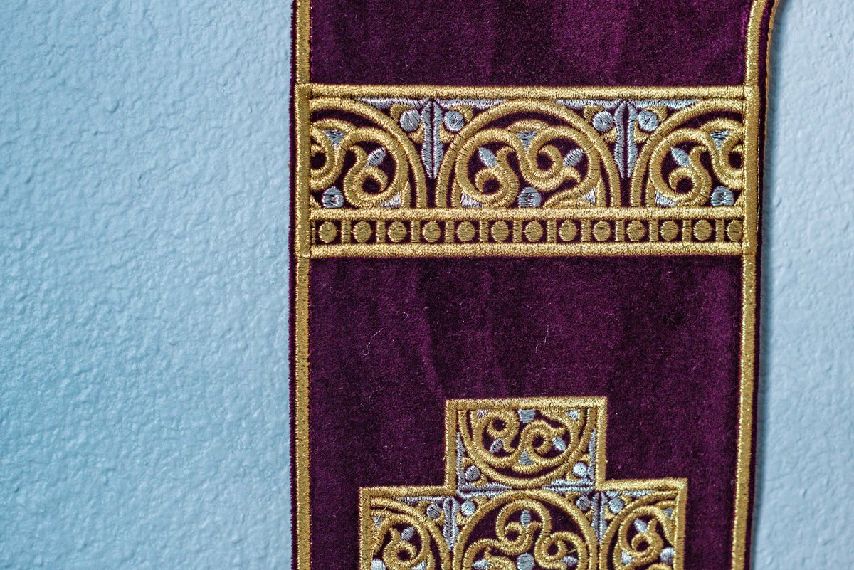 Large Fully embroidered banner with the icon of st. Nina — photo 12