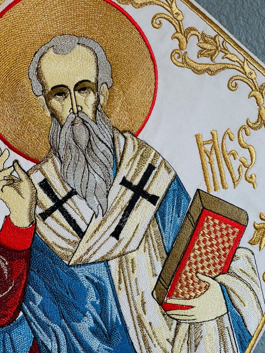 Orthodox priest palitsa Epigonation with the st James icon — photo 3