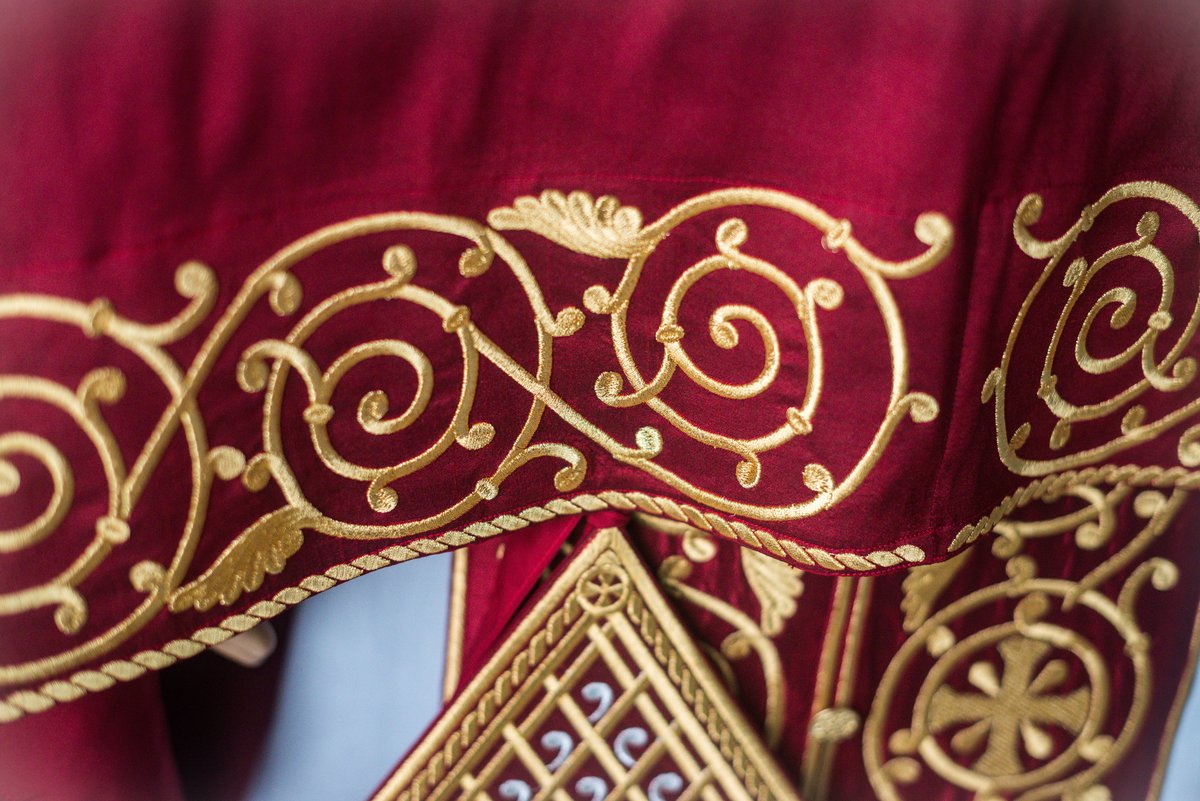 Orthodox priest vestments set linen, dark red, Gold. Lions — photo 3