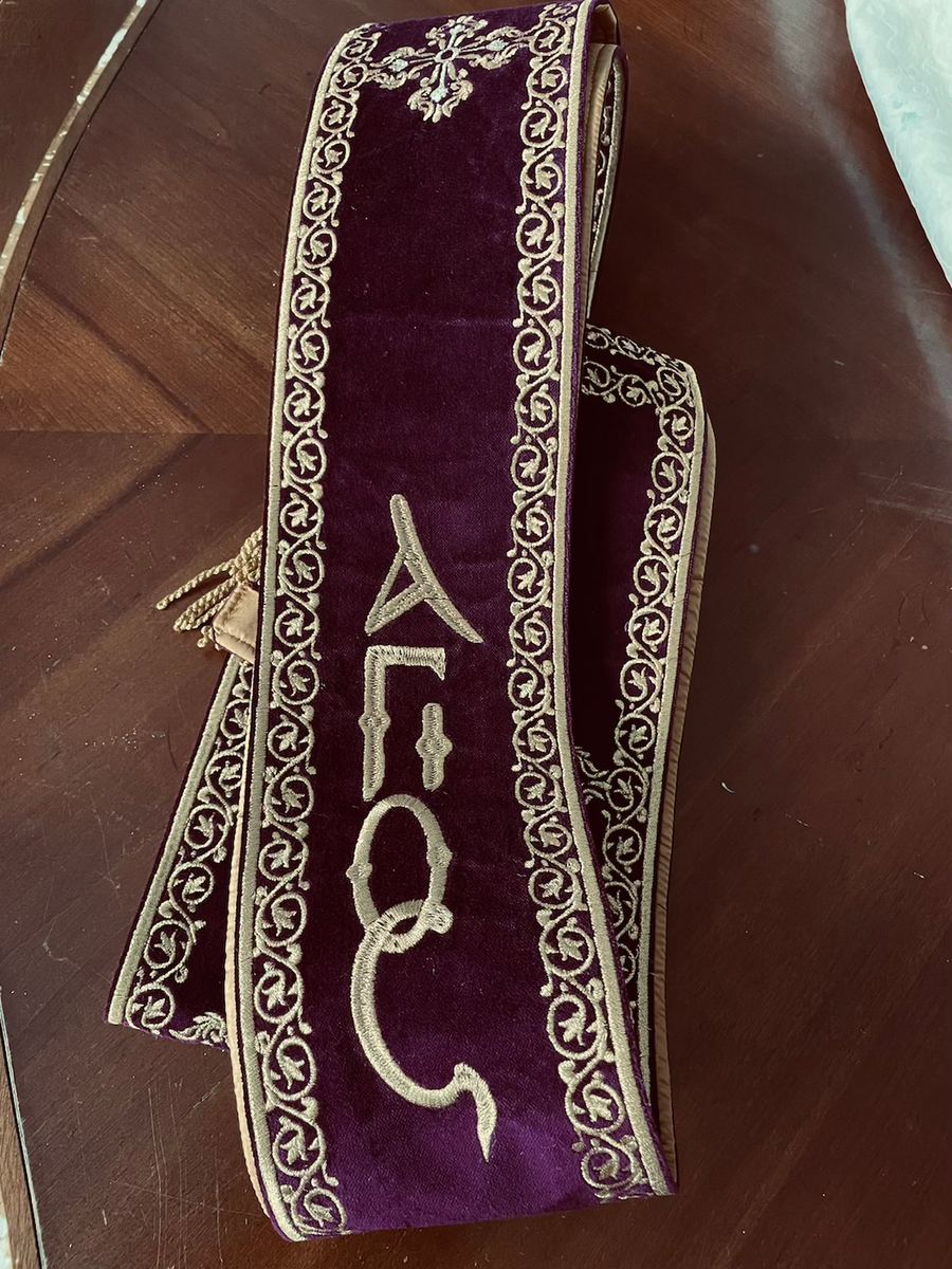 Subdeacon deacon orarion