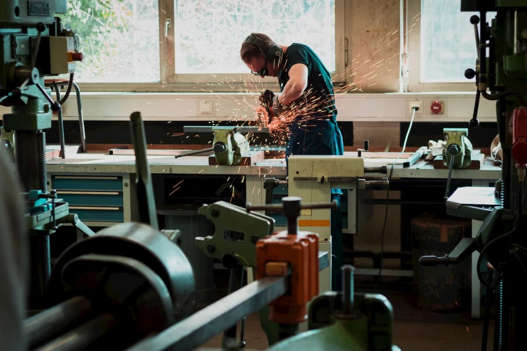 Cover image of 'Avoiding props drilling with Context'