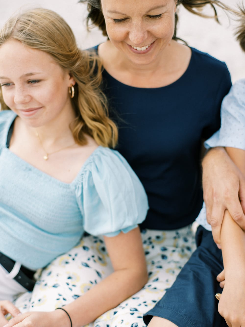 Joakim × Anna — Bröllopsfotograf och familjefotograf i Skåne och på Bjäre — Familjefotografering på stranden, image 24