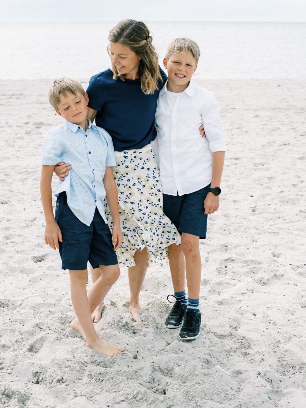 Joakim × Anna — Bröllopsfotograf och familjefotograf i Skåne och på Bjäre — Familjefotografering på stranden, image 27