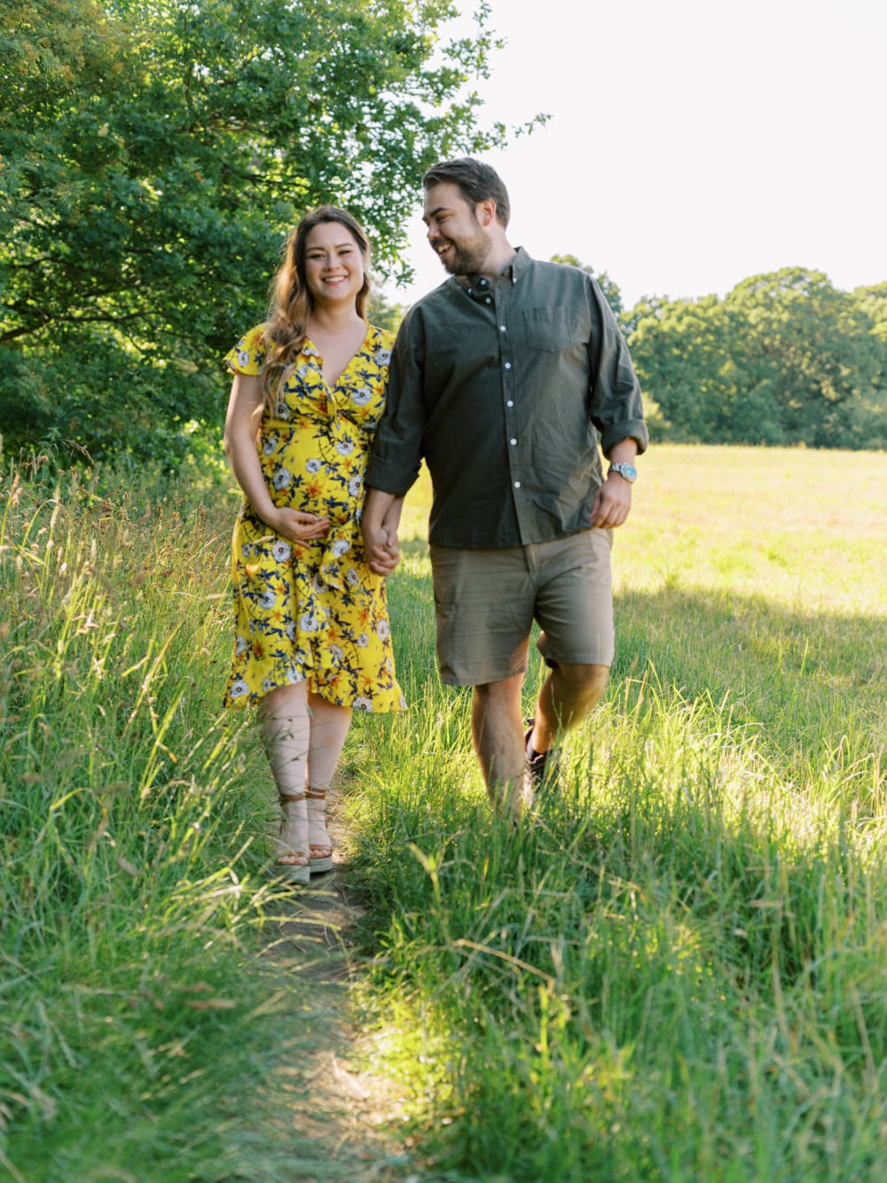 Joakim × Anna — Bröllopsfotograf och familjefotograf i Skåne och på Bjäre — Gravidfotografering i kvälljsljus, image 1