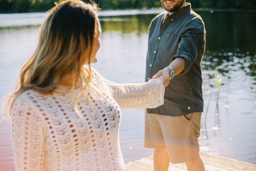 Joakim × Anna — Bröllopsfotograf och familjefotograf i Skåne och på Bjäre — Gravidfotografering i kvälljsljus, image 30