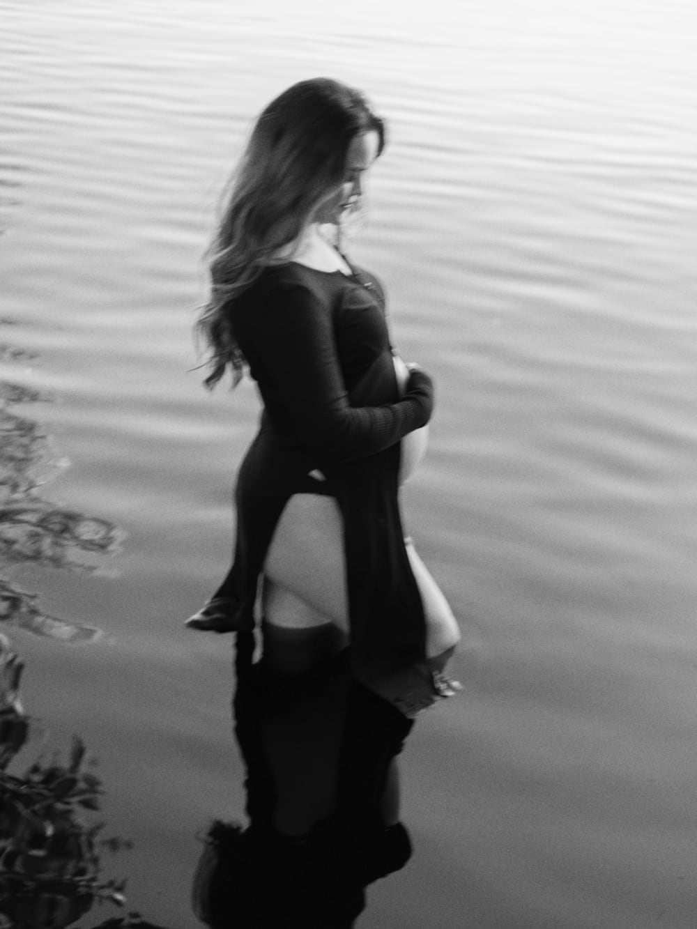 Joakim × Anna — Bröllopsfotograf och familjefotograf i Skåne och på Bjäre — Gravidfotografering i kvälljsljus, image 31