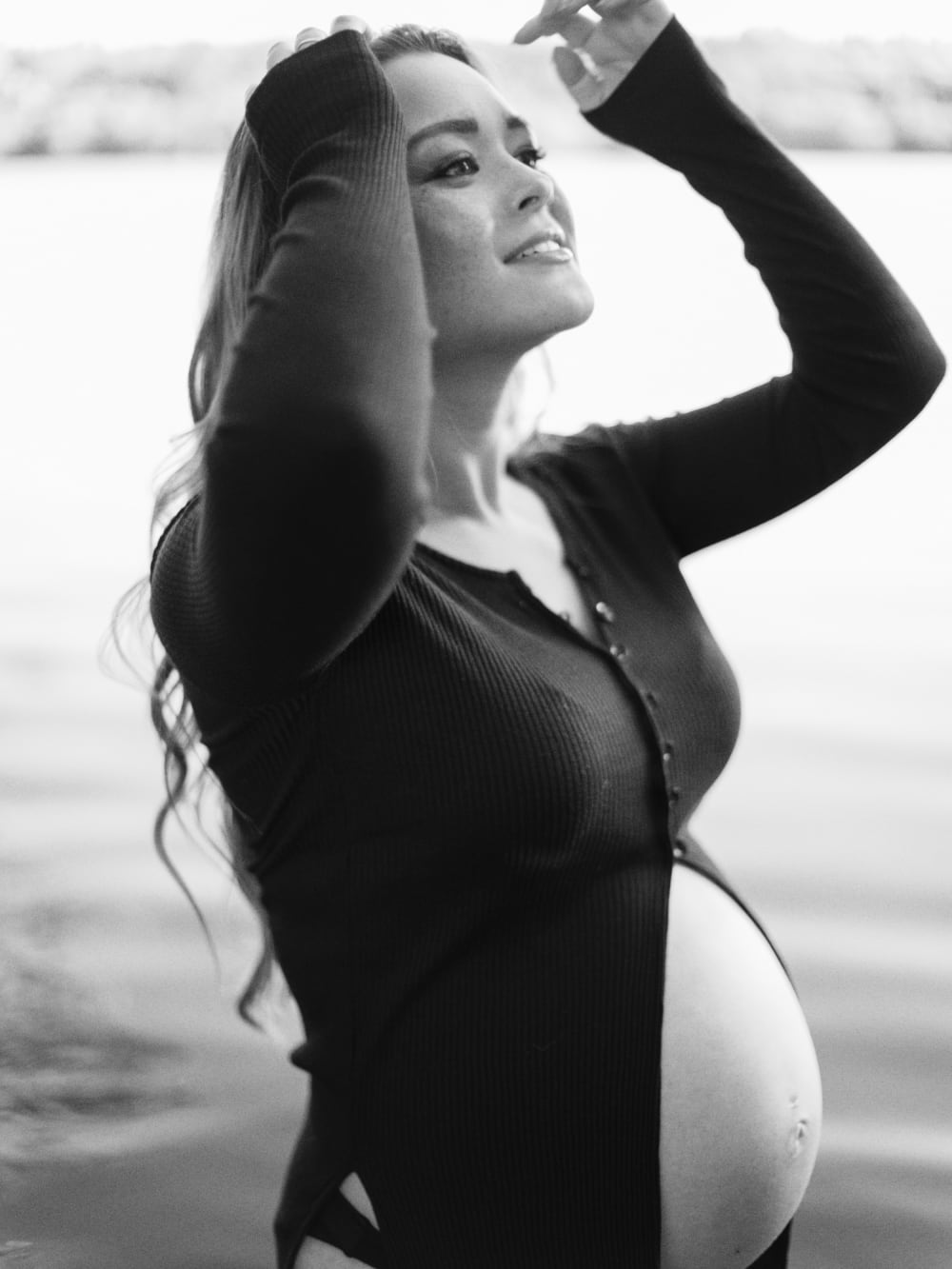 Joakim × Anna — Bröllopsfotograf och familjefotograf i Skåne och på Bjäre — Gravidfotografering i kvälljsljus, image 32