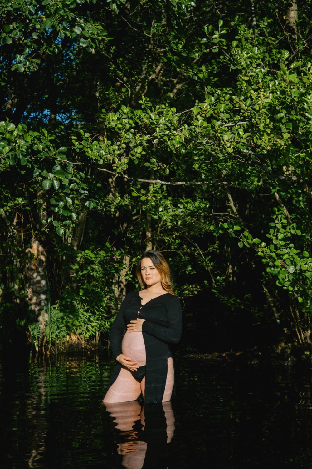 Joakim × Anna — Bröllopsfotograf och familjefotograf i Skåne och på Bjäre — Gravidfotografering i kvälljsljus, image 39