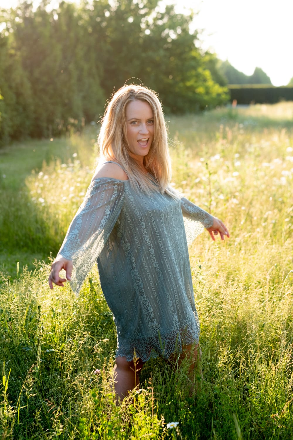 Joakim × Anna — Bröllopsfotograf och familjefotograf i Skåne och på Bjäre — Porträttfotografering i Milleniskogen, image 11