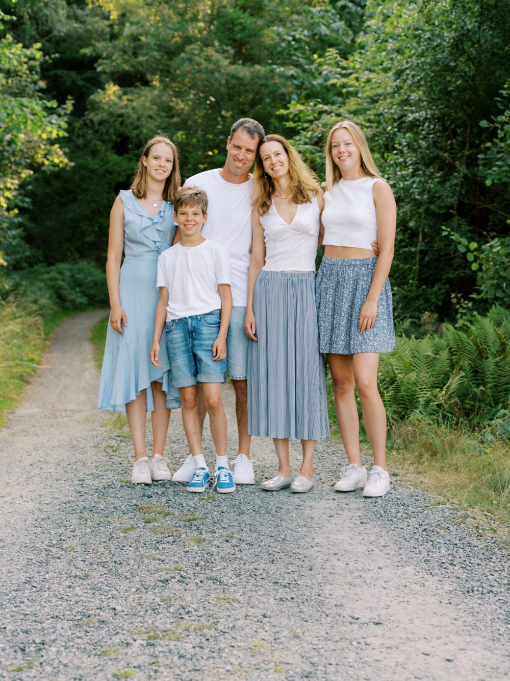 Joakim × Anna — Bröllopsfotograf och familjefotograf i Skåne och på Bjäre — Familjefotografering vid Hovs Hallar, image 2