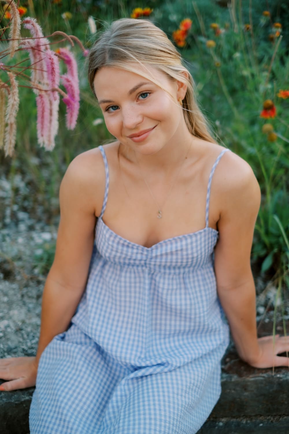 Joakim × Anna — Bröllopsfotograf och familjefotograf i Skåne och på Bjäre — Kusinfotografering i Slottsparken, image 4