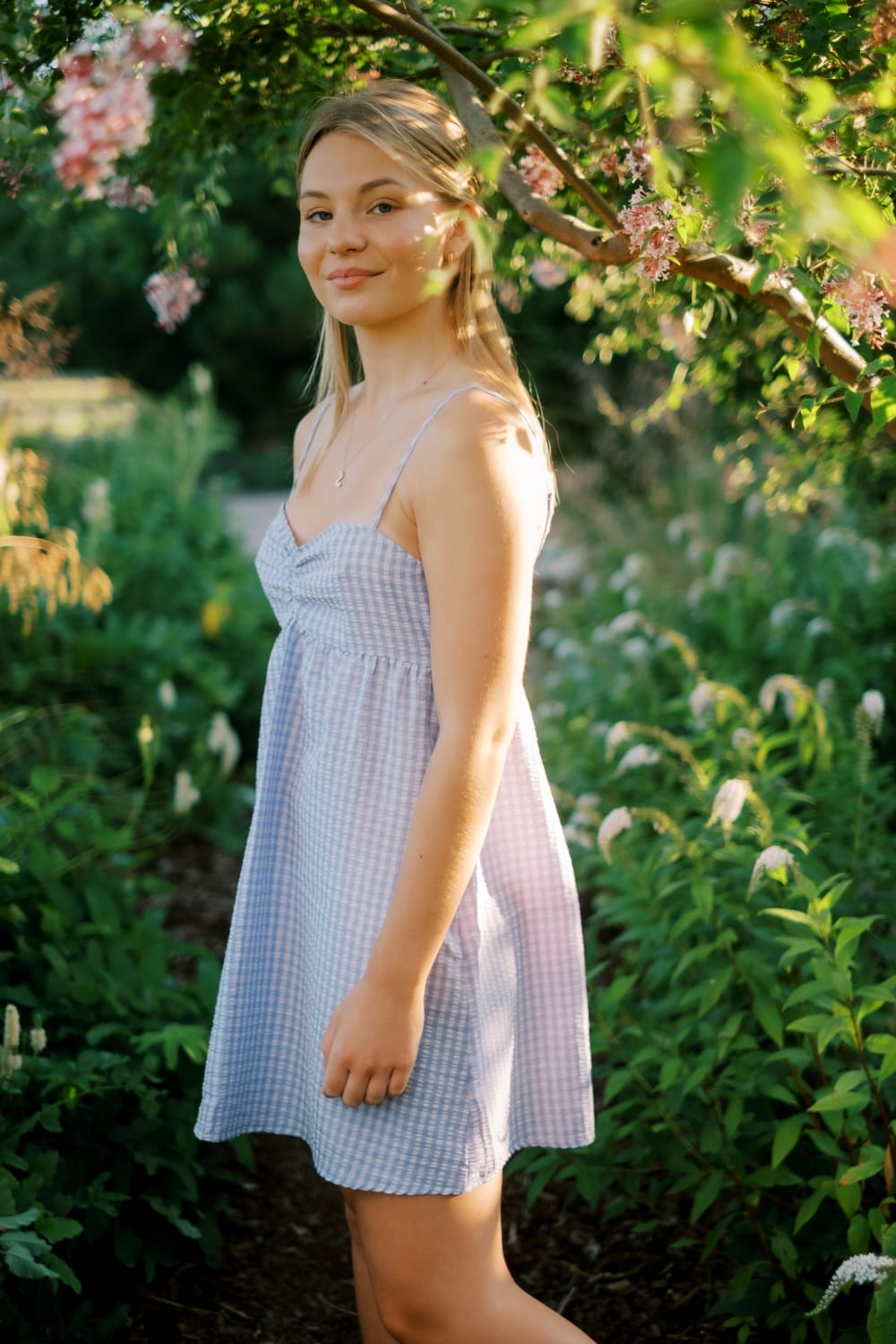 Joakim × Anna — Bröllopsfotograf och familjefotograf i Skåne och på Bjäre — Kusinfotografering i Slottsparken, image 5