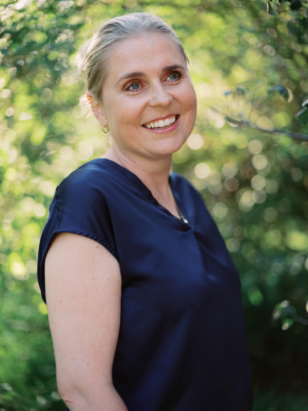 Joakim × Anna — Bröllopsfotograf och familjefotograf i Skåne och på Bjäre — Familjefotografering i kvällsljus, image 18