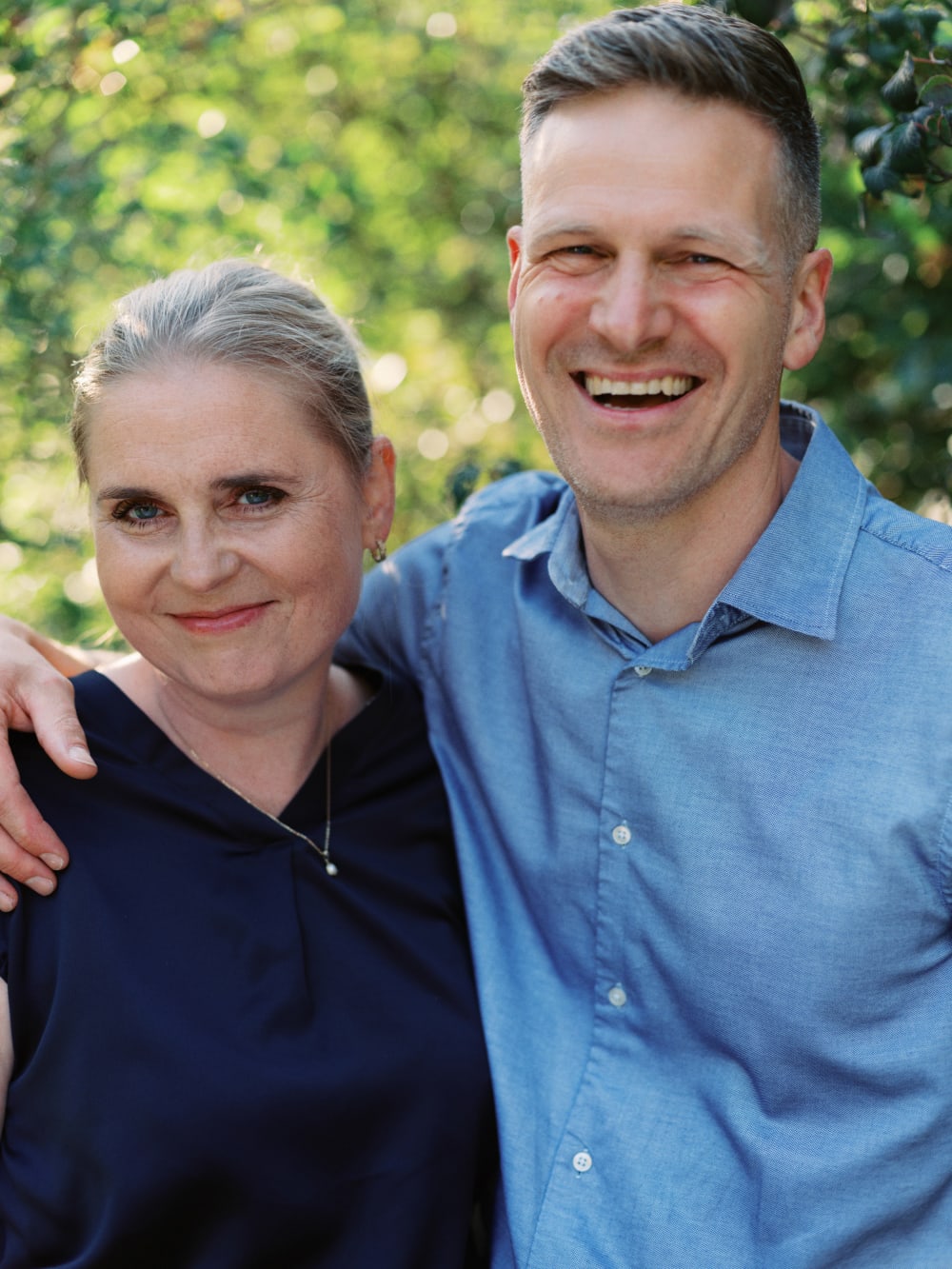 Joakim × Anna — Bröllopsfotograf och familjefotograf i Skåne och på Bjäre — Familjefotografering i kvällsljus, image 19