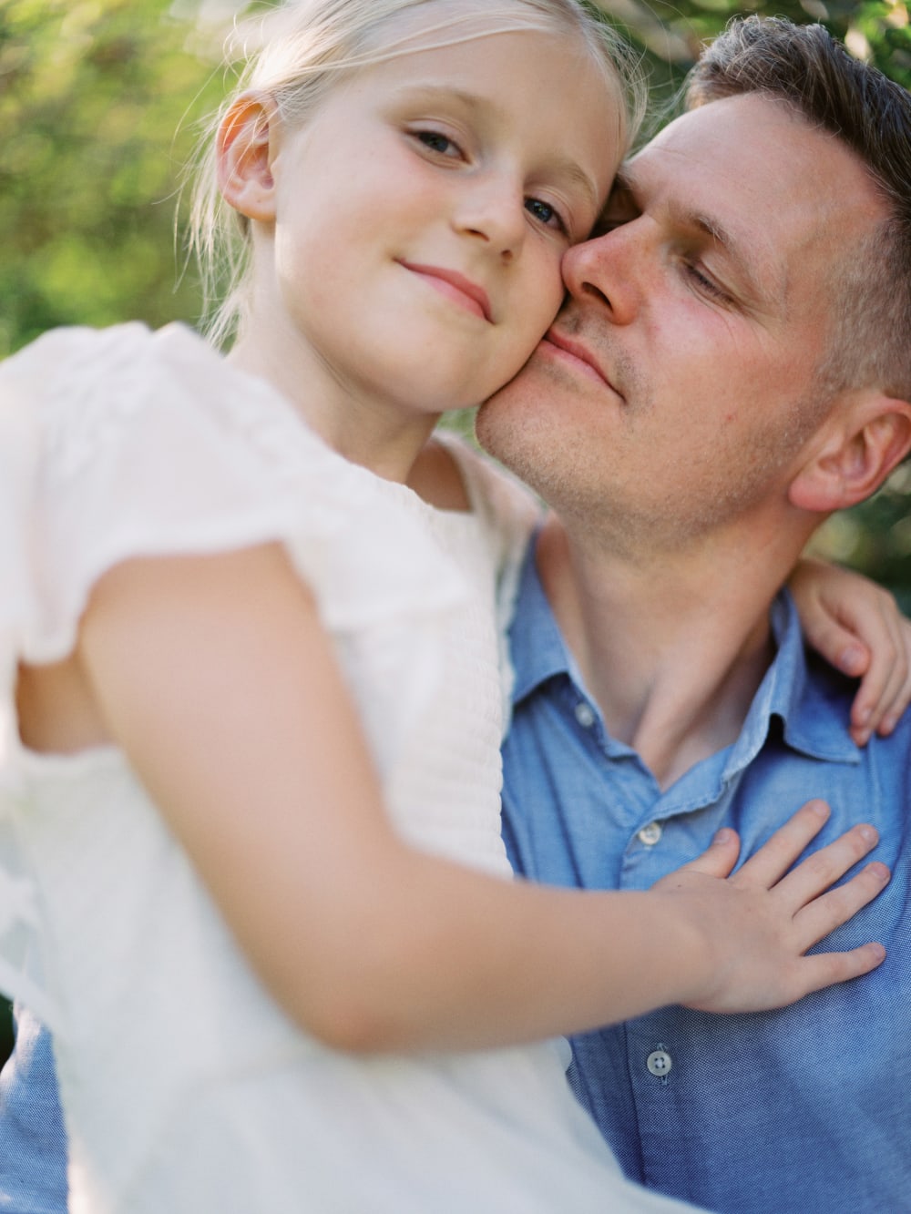 Joakim × Anna — Bröllopsfotograf och familjefotograf i Skåne och på Bjäre — Familjefotografering i kvällsljus, image 21