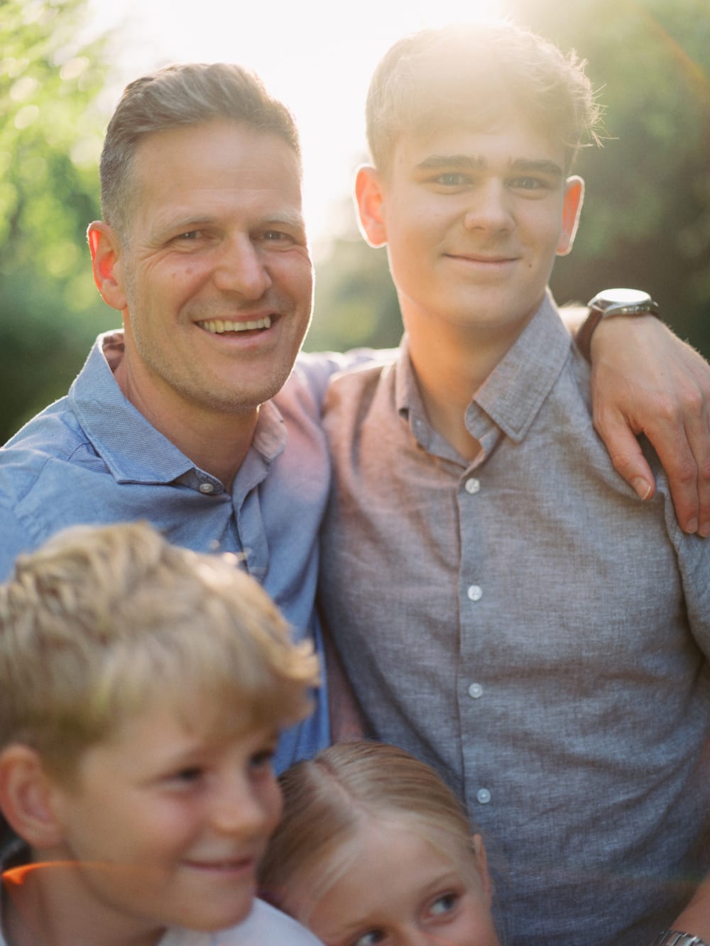 Joakim × Anna — Bröllopsfotograf och familjefotograf i Skåne och på Bjäre — Familjefotografering i kvällsljus, image 30