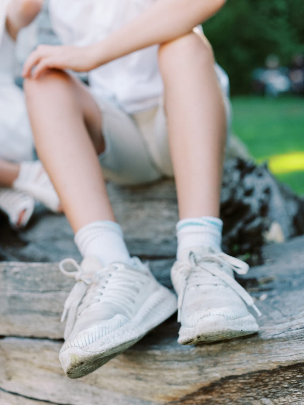 Joakim × Anna — Bröllopsfotograf och familjefotograf i Skåne och på Bjäre — Familjefotografering i kvällsljus, image 7