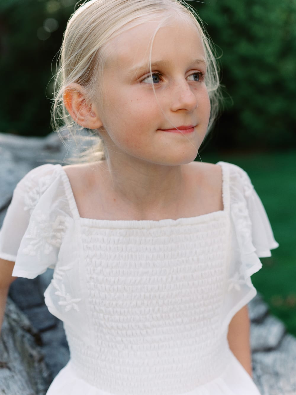 Joakim × Anna — Bröllopsfotograf och familjefotograf i Skåne och på Bjäre — Familjefotografering i kvällsljus, image 8