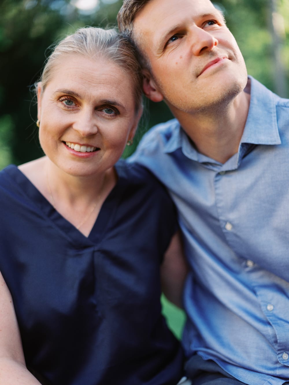 Joakim × Anna — Bröllopsfotograf och familjefotograf i Skåne och på Bjäre — Familjefotografering i kvällsljus, image 10