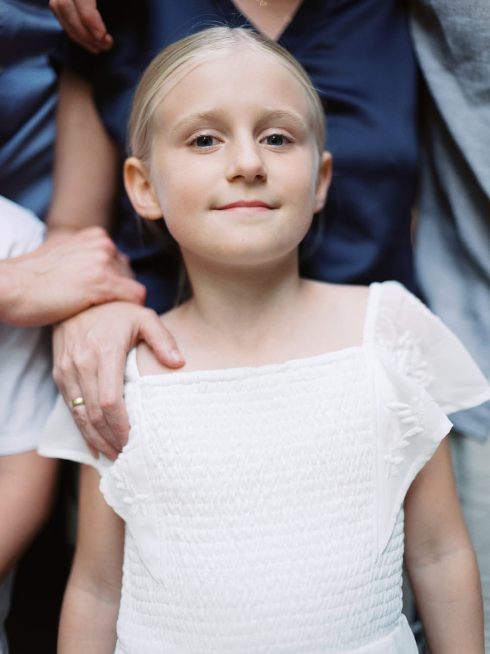 Joakim × Anna — Bröllopsfotograf och familjefotograf i Skåne och på Bjäre — Familjefotografering i kvällsljus, image 13