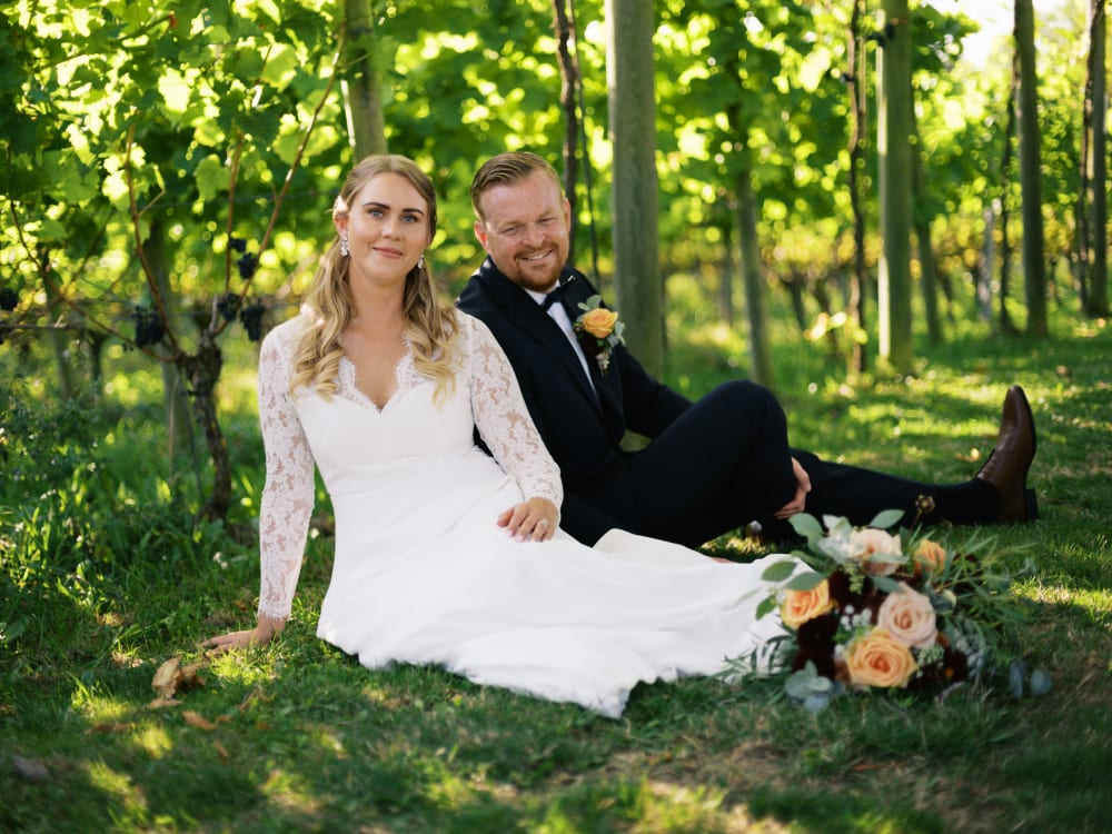 Joakim × Anna — Bröllopsfotograf och familjefotograf i Skåne och på Bjäre — Bröllopsporträtt på Flädie Mat och Vingård, image 21