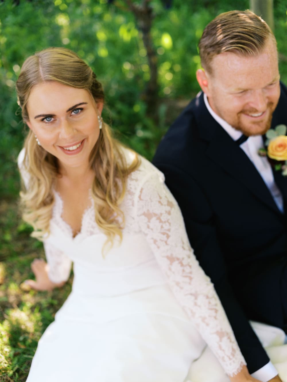 Joakim × Anna — Bröllopsfotograf och familjefotograf i Skåne och på Bjäre — Bröllopsporträtt på Flädie Mat och Vingård, image 23