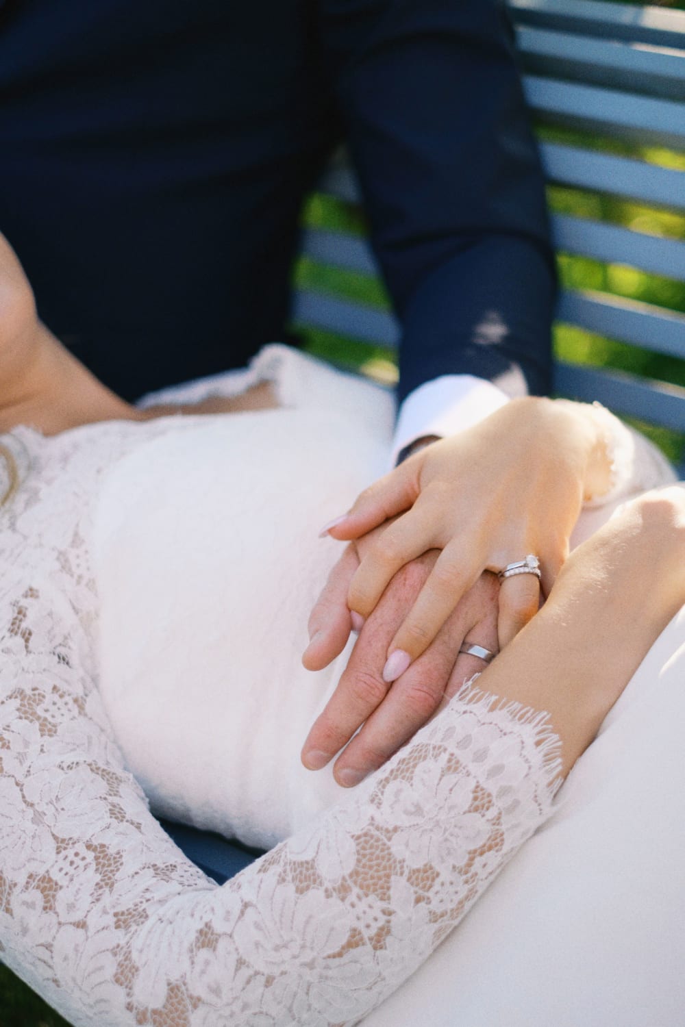 Joakim × Anna — Bröllopsfotograf och familjefotograf i Skåne och på Bjäre — Bröllopsporträtt på Flädie Mat och Vingård, image 29