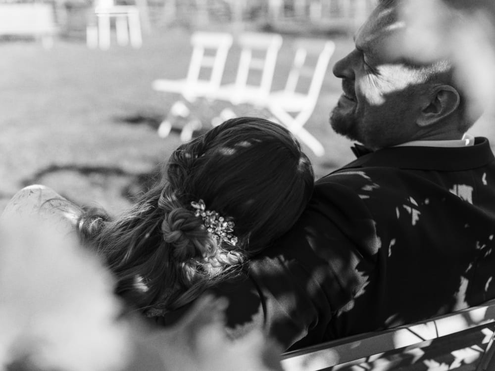 Joakim × Anna — Bröllopsfotograf och familjefotograf i Skåne och på Bjäre — Bröllopsporträtt på Flädie Mat och Vingård, image 35