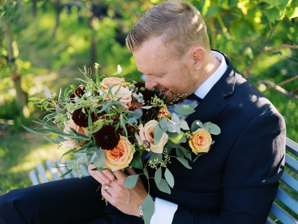 Joakim × Anna — Bröllopsfotograf och familjefotograf i Skåne och på Bjäre — Bröllopsporträtt på Flädie Mat och Vingård, image 38